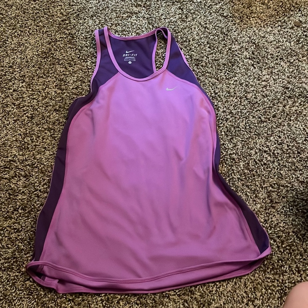 purple nike tank!